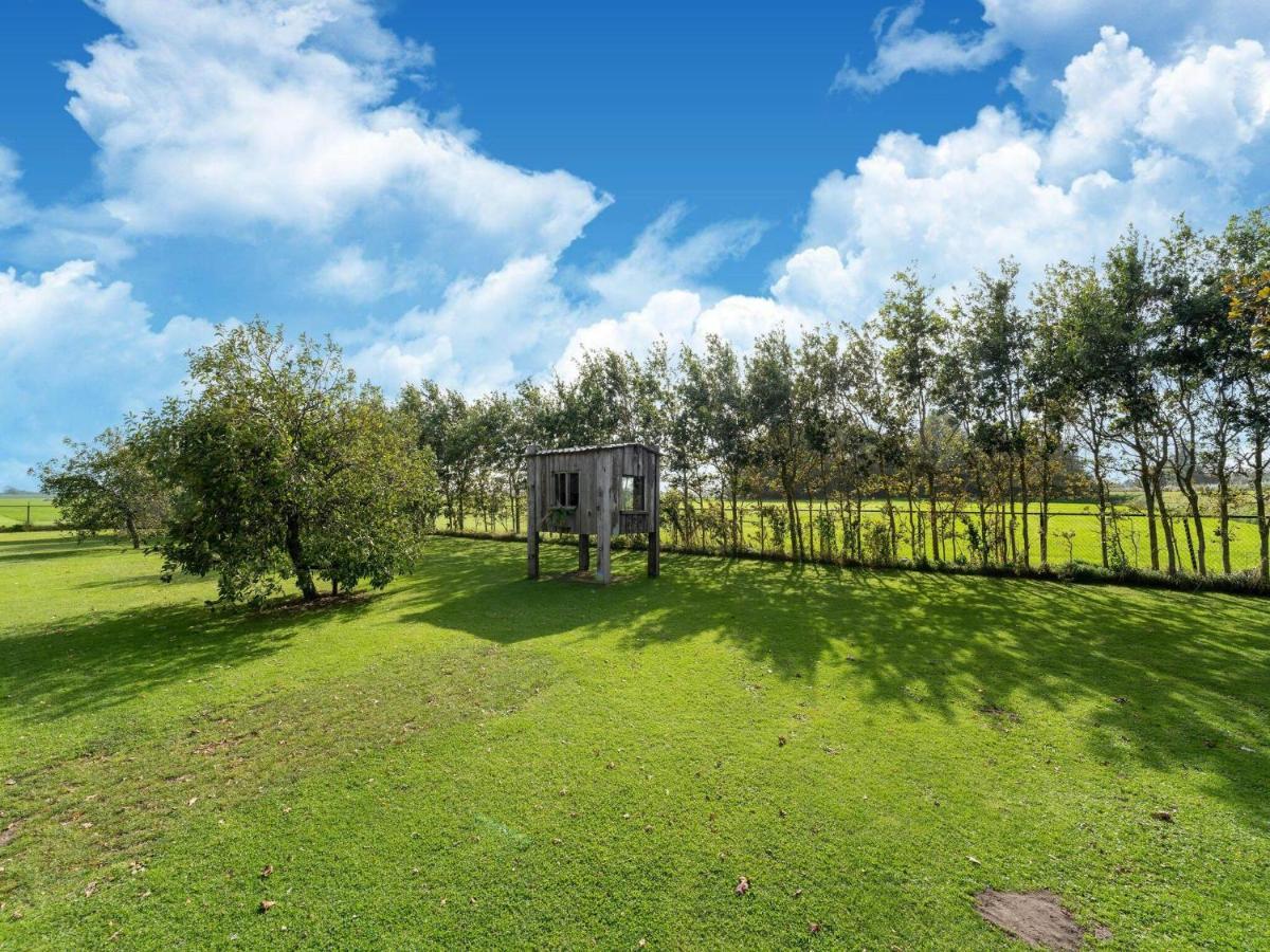 Holiday Home In Burgerbrug Near The Beach Bagian luar foto